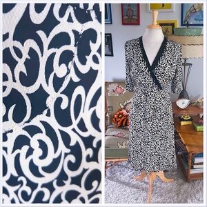 Vintage 1940s Dress l Jersey Knit l M l 40s | Day Dress | Novelty Print | Black